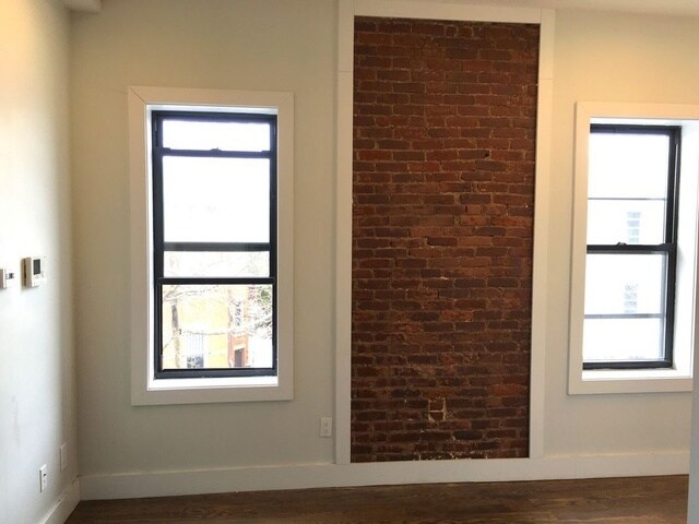 Building Photo - 58-25 Myrtle Ave