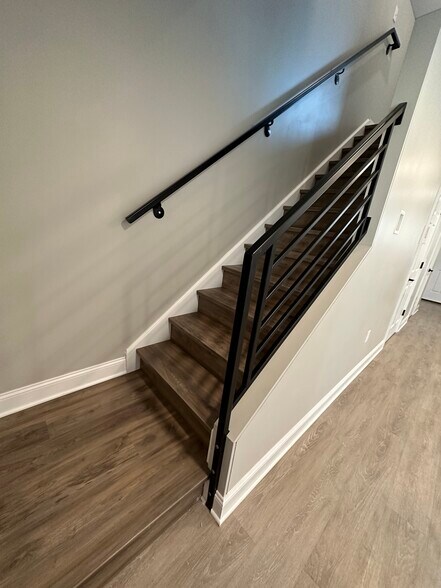 Building Photo - 4285 Hollywood Blvd