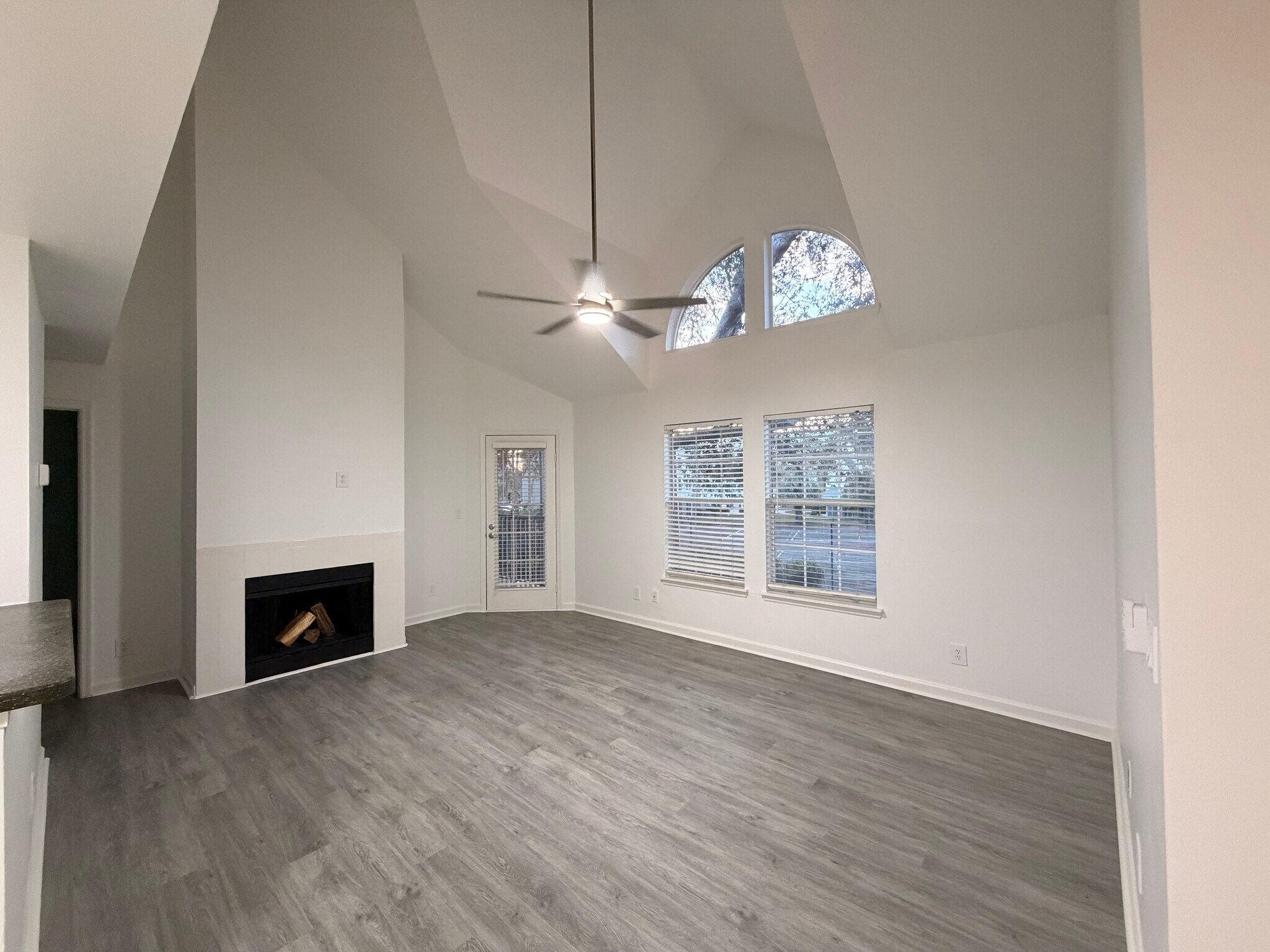 Building Photo - 6028 Westgate Dr