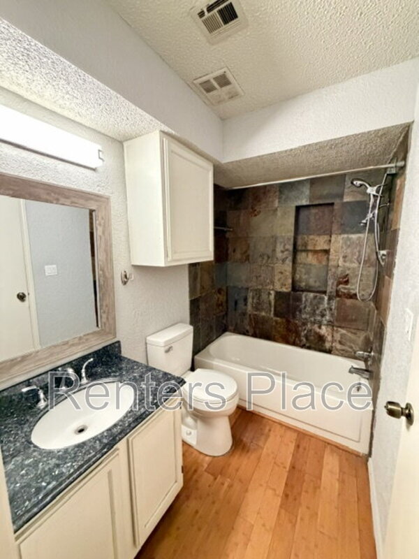 Building Photo - 1207 S Quaker Ave