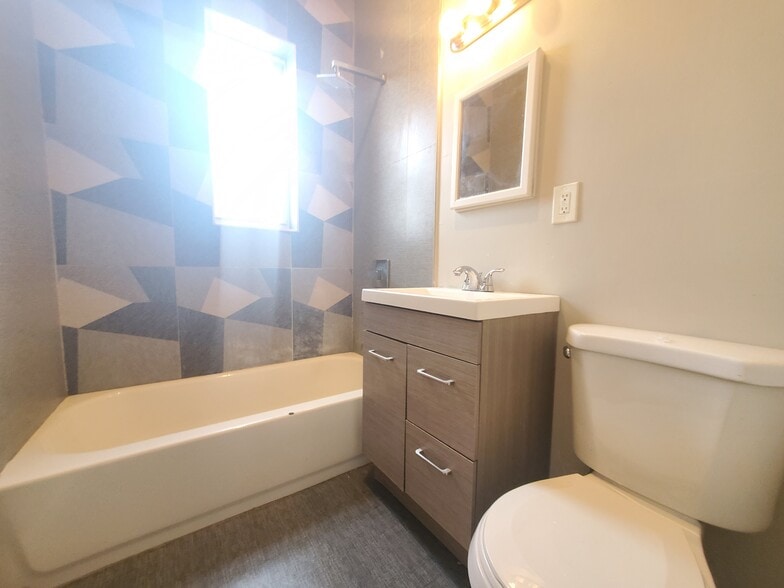 122 Wade St 13 - 126 Wade St