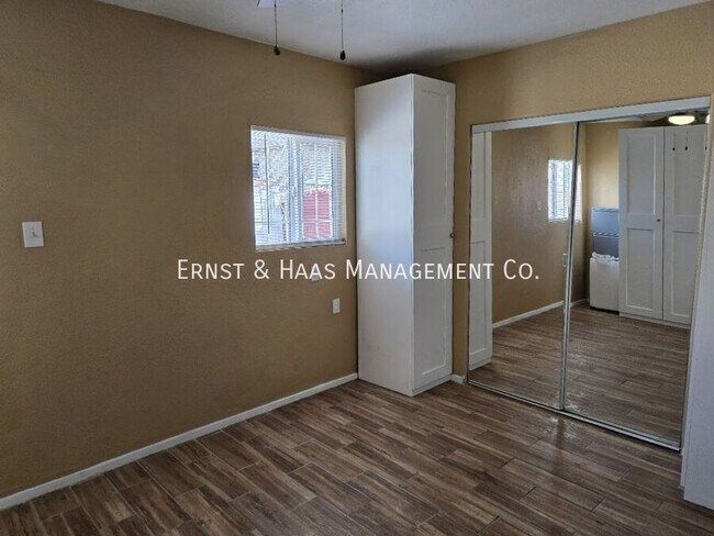 Building Photo - 337 E 17th St