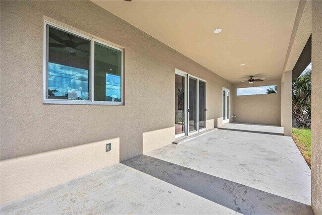 Building Photo - 6146 Grandeur St