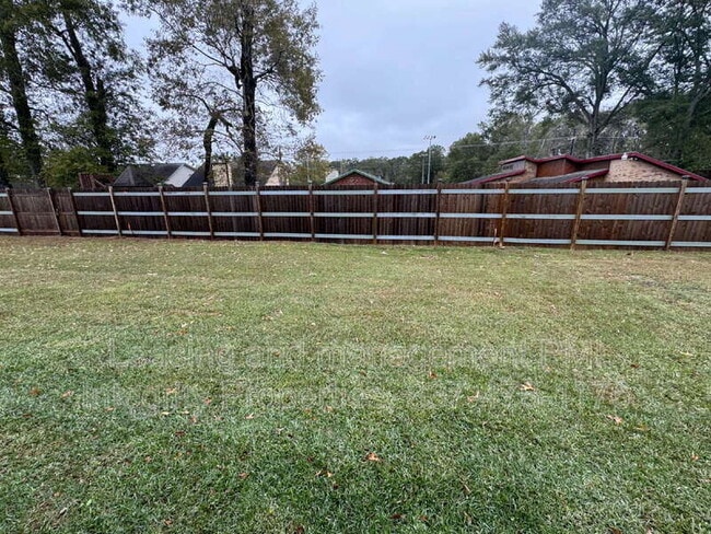 Building Photo - 325 White Pine Dr