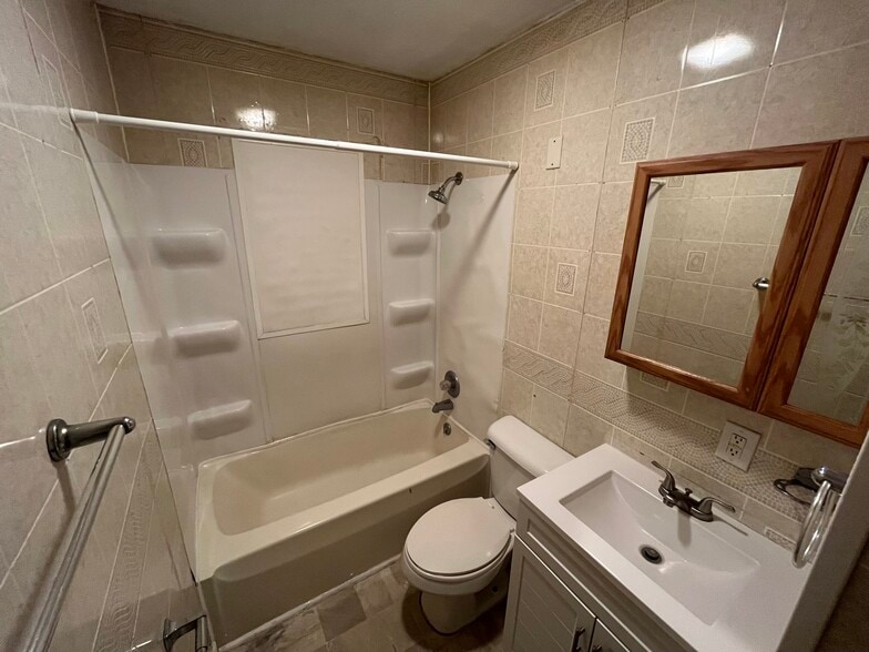 Building Photo - 3614 Columbus Ave