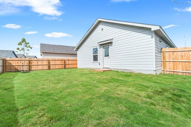 Building Photo - 10119 Ana Hts