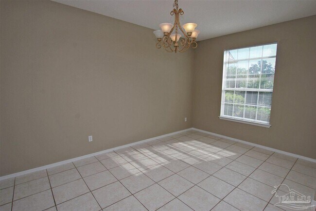 Building Photo - 1015 Glades Ln