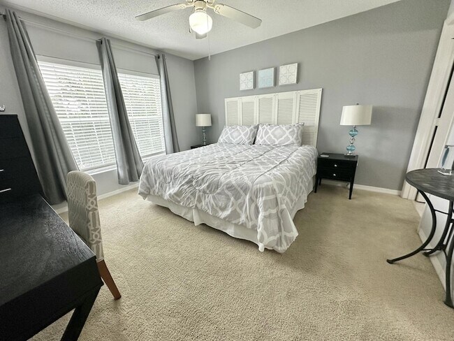 Building Photo - 4274 Calinda Ln