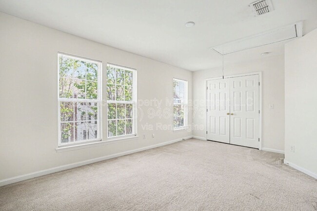 Building Photo - 15658 King Louis Ct