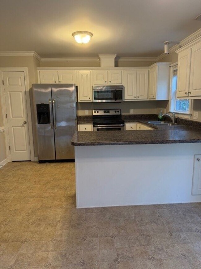 Building Photo - 105 Tillage Pl