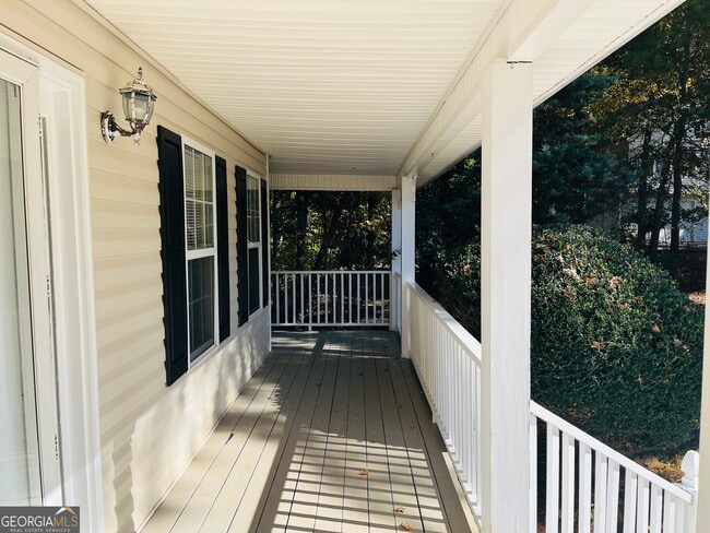 Building Photo - 129 Lost Lake Dr