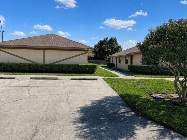 Building Photo - 3931 Spoonbill Ct