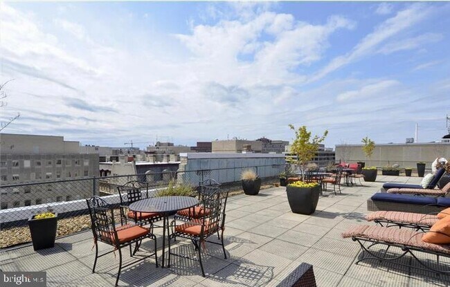 Building Photo - 1727 Massachusetts Ave NW