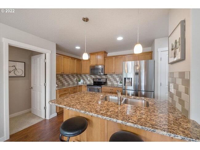 Building Photo - Spacious 3-Bedroom Townhome with Granite Kitchen & Included Landscaping