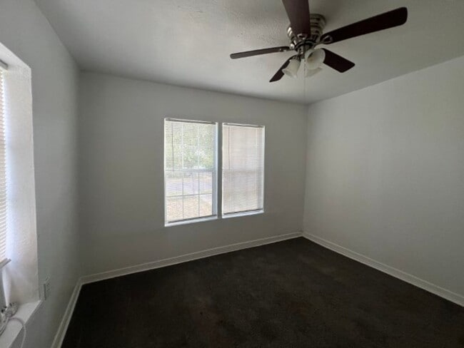 Building Photo - Fantastic Home Near Downtown