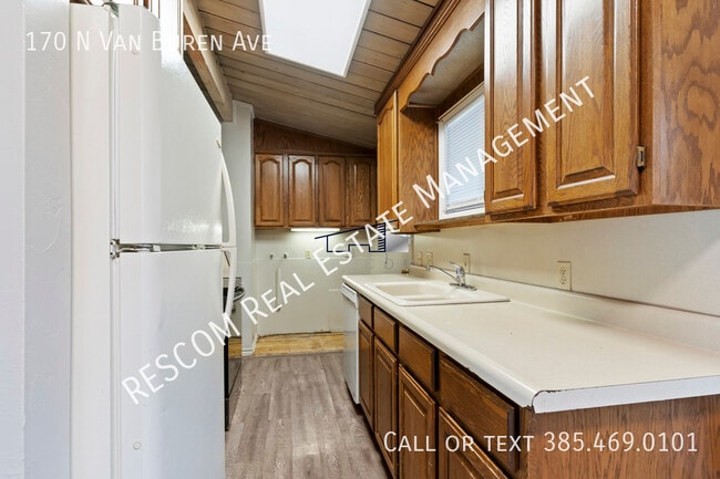 Building Photo - 170 N Van Buren Ave