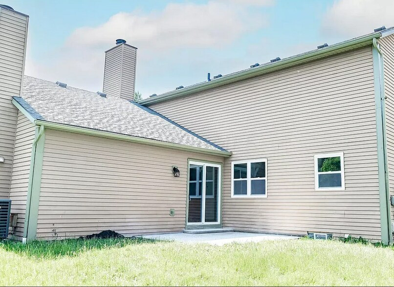 Building Photo - 1560 Waterstone Ct