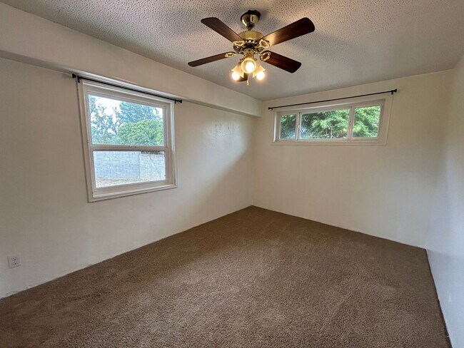 Building Photo - 5074 La Dorna St