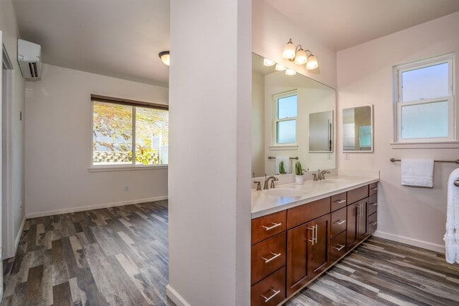 Building Photo - Beautiful Designed Spacious 3 bed/2.5 Bath Home at Kehalani with Ocean Views!