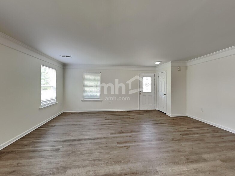 Building Photo - 402 Annaberg Ln