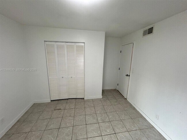 Building Photo - 815 SW 30th St