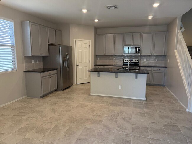 Building Photo - 1132 S Amulet