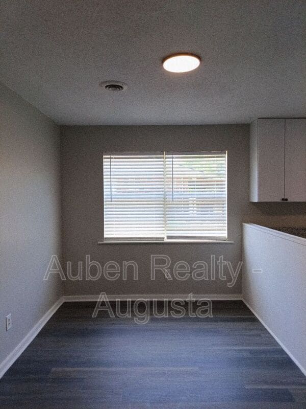 Building Photo - 109 Highview Dr