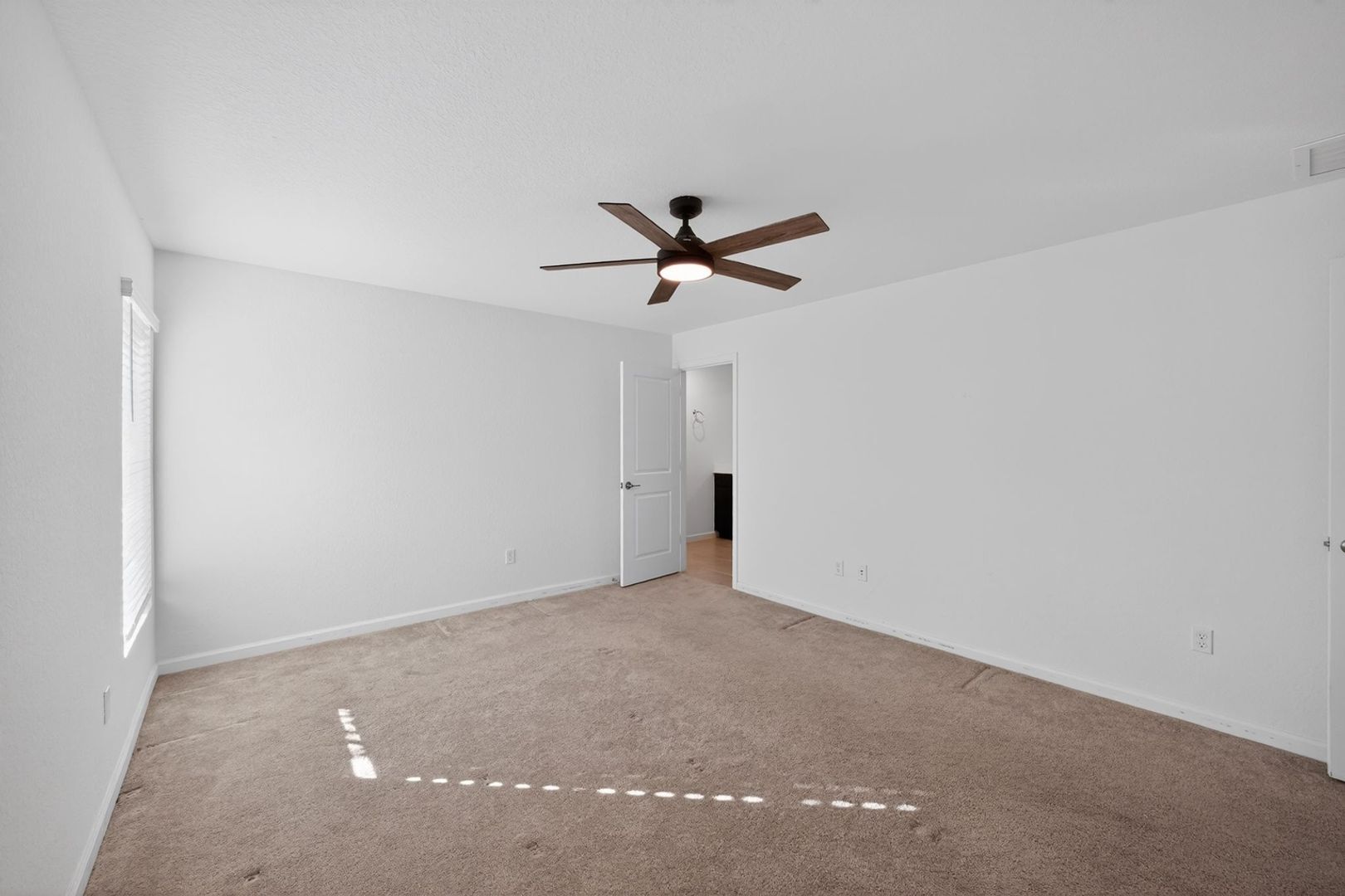 Building Photo - 752 Worlington Ln