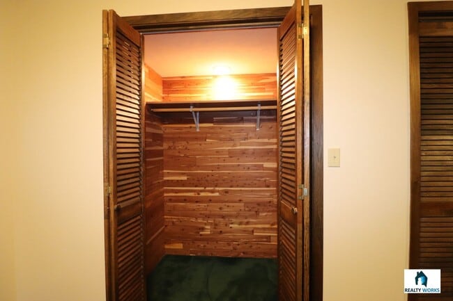 Building Photo - Amazing 2 bed Home!