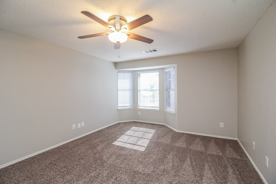 Building Photo - 705 Timber Trail