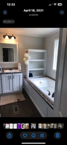 Master bathroom - 656 Warner Ave