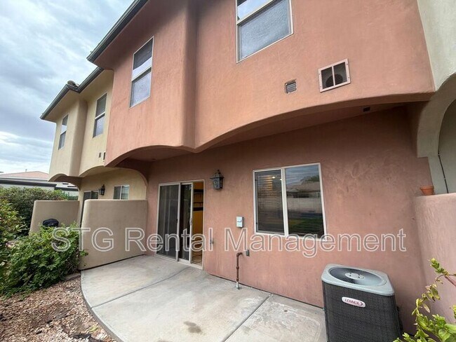 Building Photo - 2075 S Sir Monte Dr