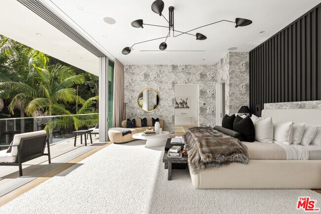 Building Photo - 1889 Rising Glen Rd