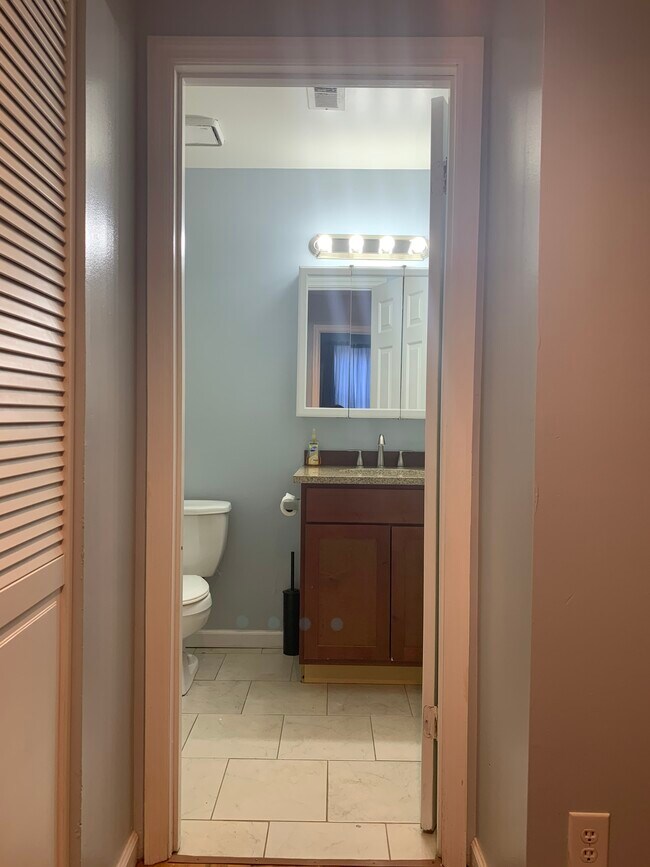 Building Photo - 1420 Menard St