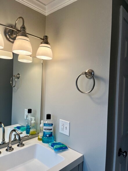 Building Photo - 195 Stony Hill Rd