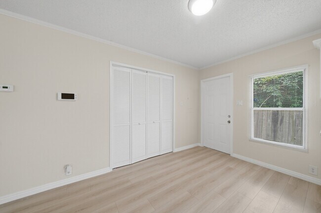 Building Photo - 11730 Greenglen Dr