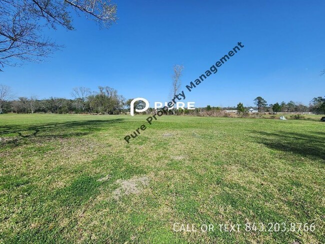 Building Photo - Available now!! Single-family detached in ...