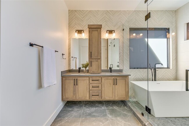 Building Photo - 2401 Trailside Dr