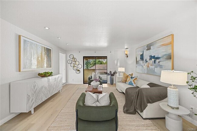 Building Photo - 673 S Mentor Ave