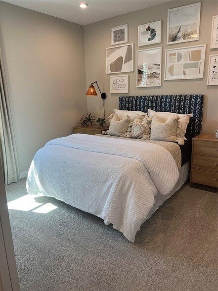 Building Photo - 14058 SW Surina St