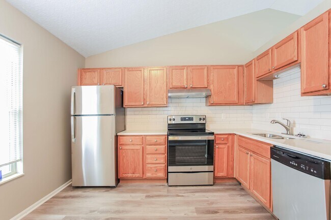 Building Photo - 1527 Berkhard Dr