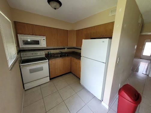 Building Photo - 230 NE 41st St