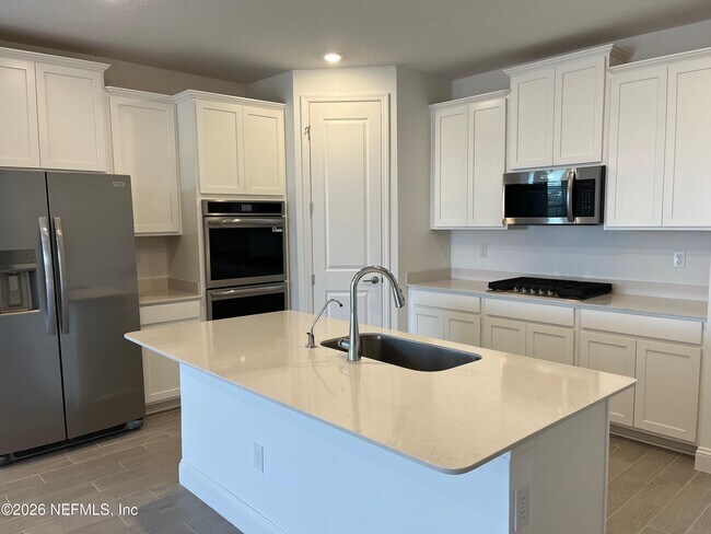 Building Photo - 66 Otsego Ln