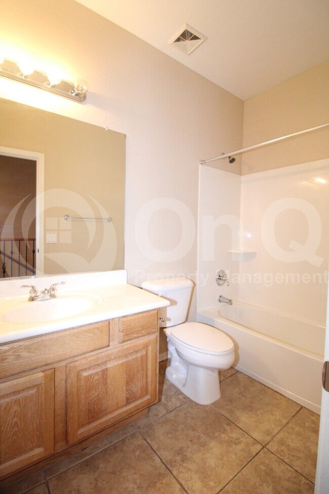 Building Photo - 3951 E Ravenswood Dr