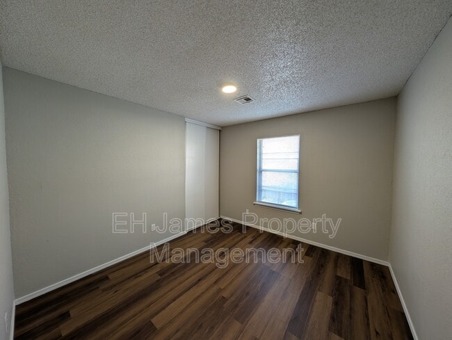 Building Photo - 11031 E 14th Ct