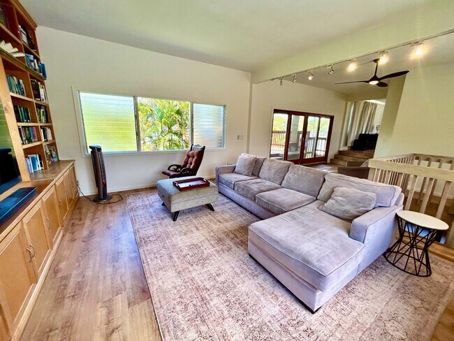 Building Photo - 44-513 Kaneohe Bay Dr