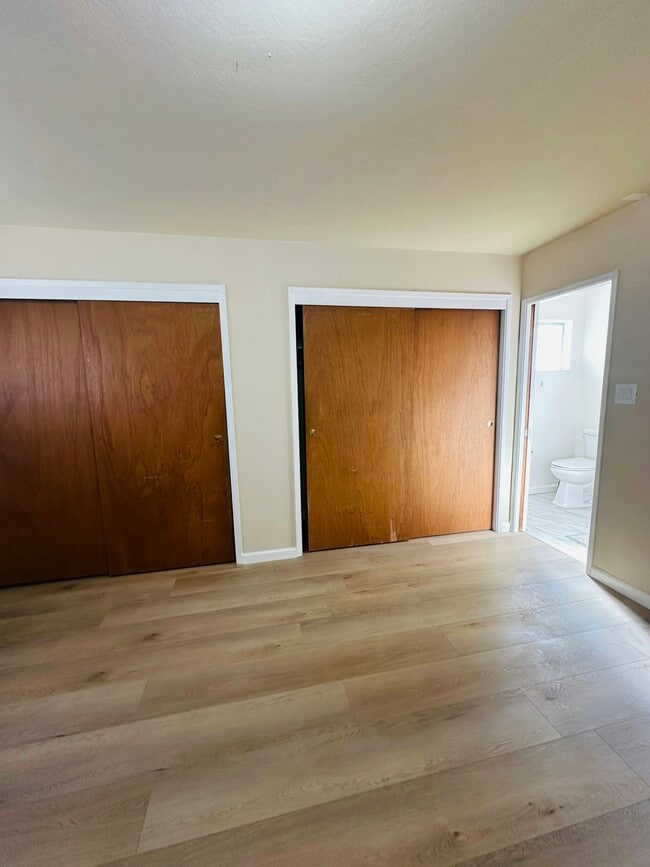 Building Photo - 6713 Greenleaf Dr