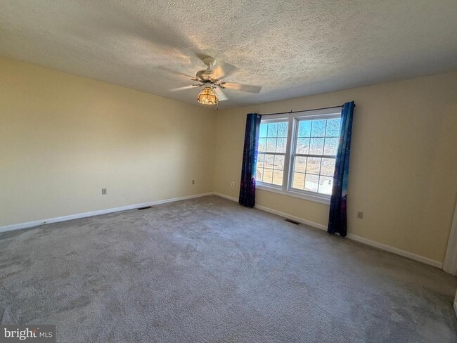 Building Photo - 104 New Kent Ct