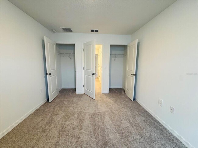 Building Photo - 2923 Skyline Lp