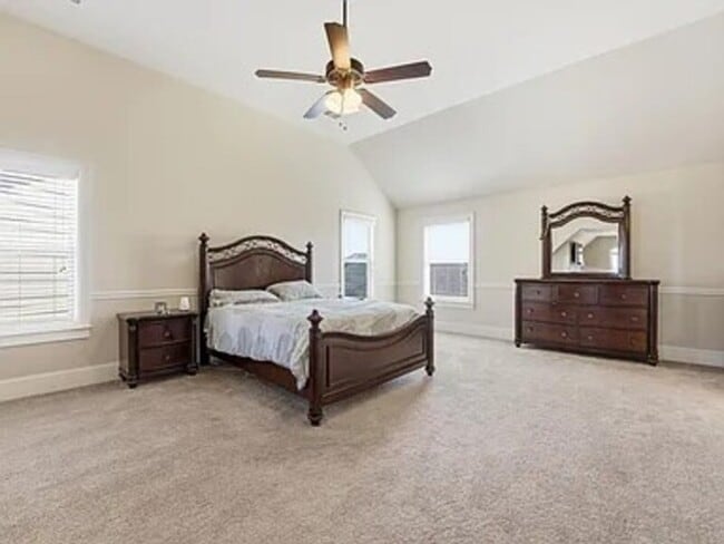 Building Photo - 8 Hillfoots Ct